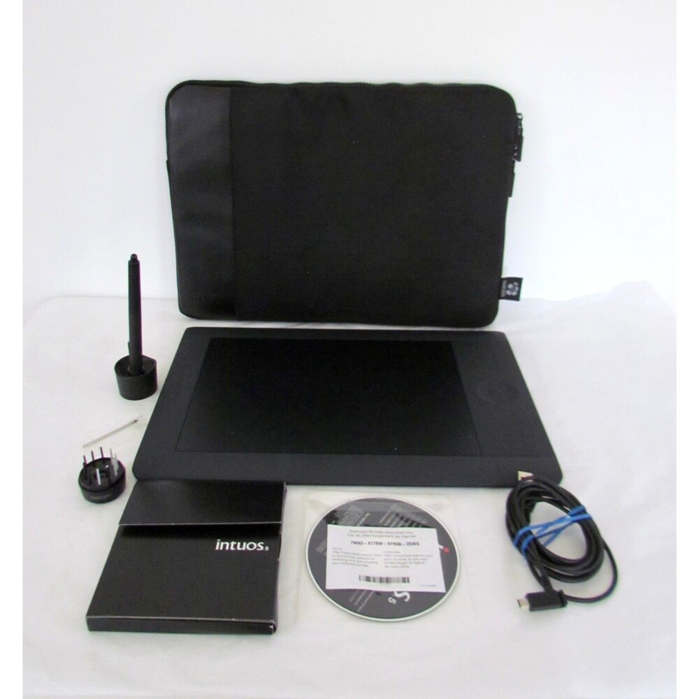 Wacom Intuos5 Touch Medium Drawing Tablet PTH-650 Complete w Pen Stand Case EUC